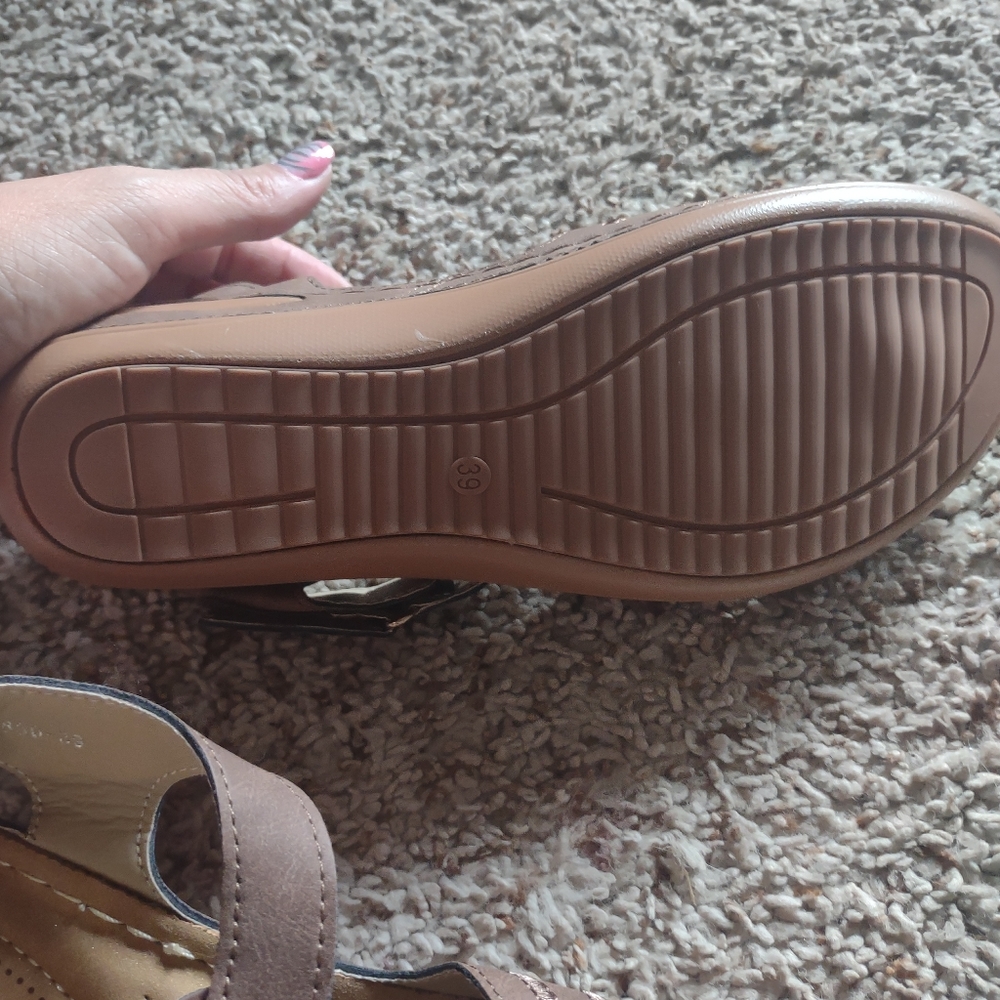 Sandals - Picture 3 of 3